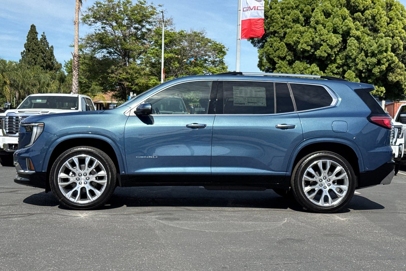 2026 GMC Acadia Denali photo 3