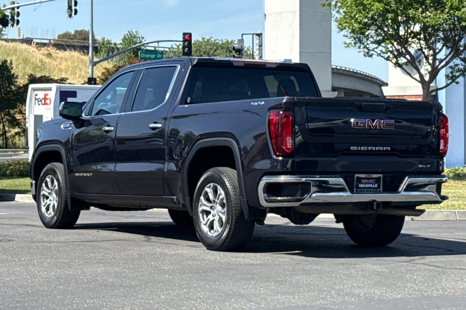 2025 GMC Sierra 1500 SLT photo 6