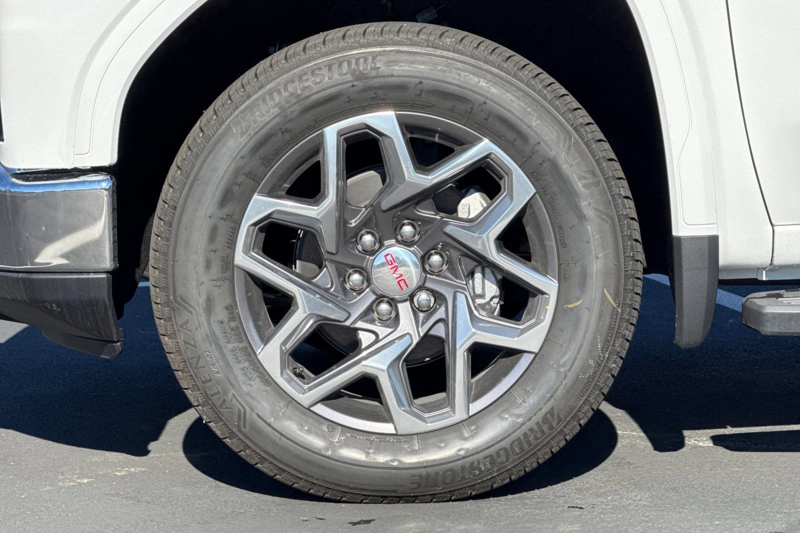 2026 GMC Sierra 1500 SLT - Photo 26