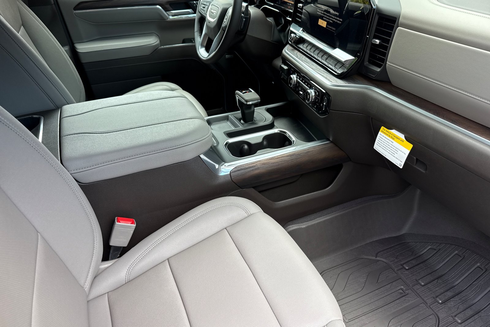 2026 GMC Sierra 1500 SLT - Photo 16