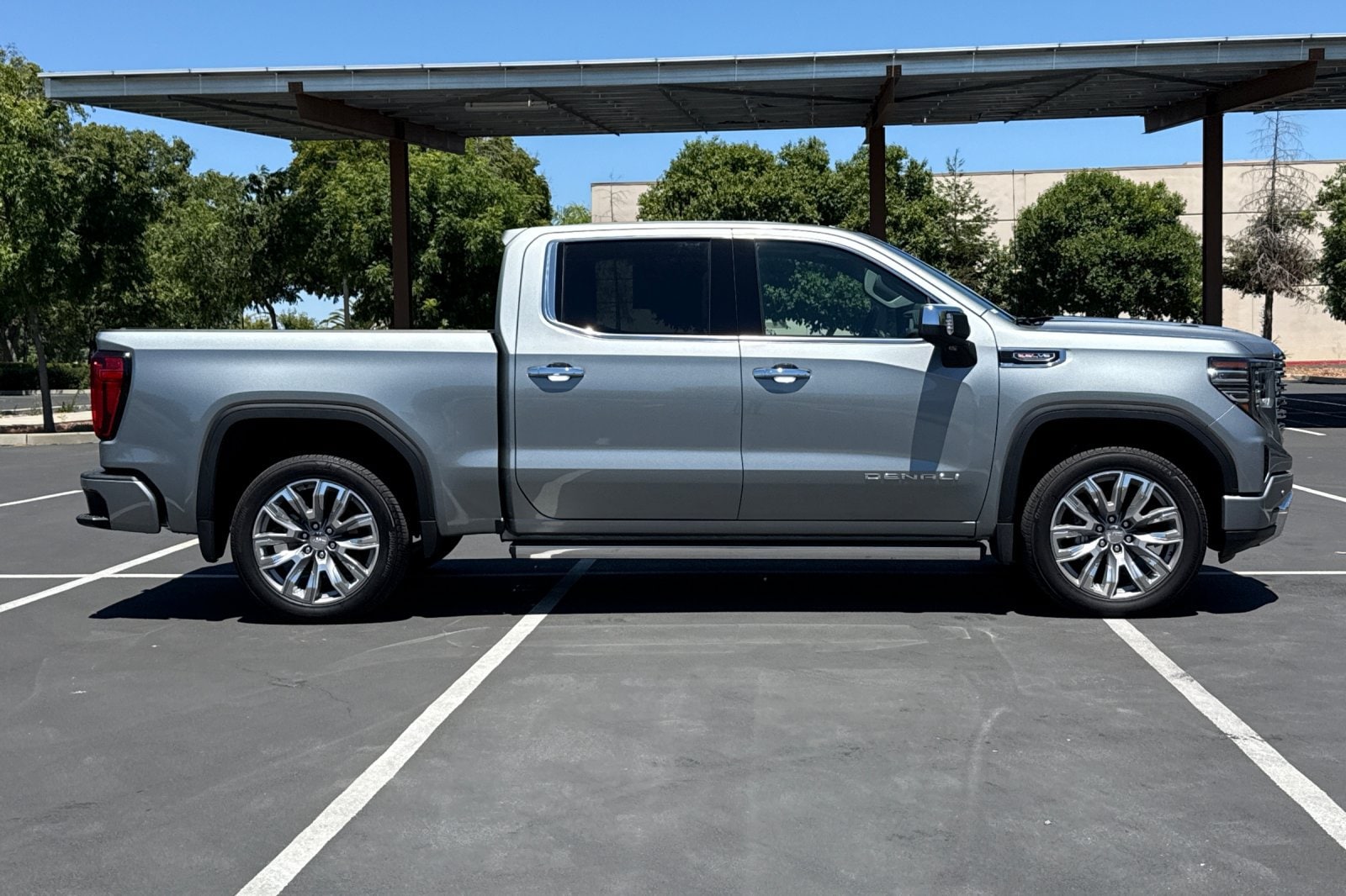2026 GMC Sierra 1500 Denali - Photo 3