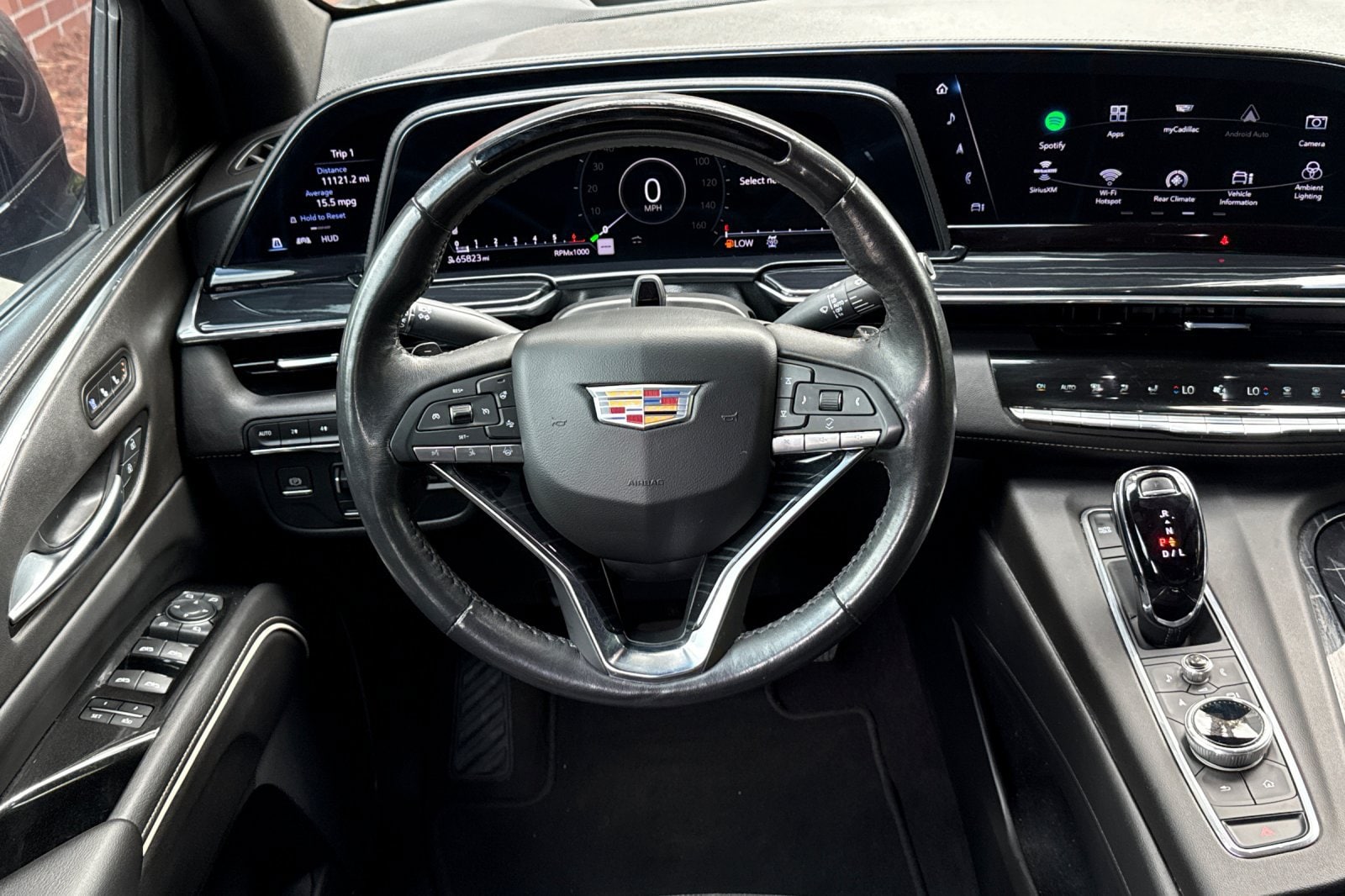 2024 Cadillac Escalade Sport - Photo 18