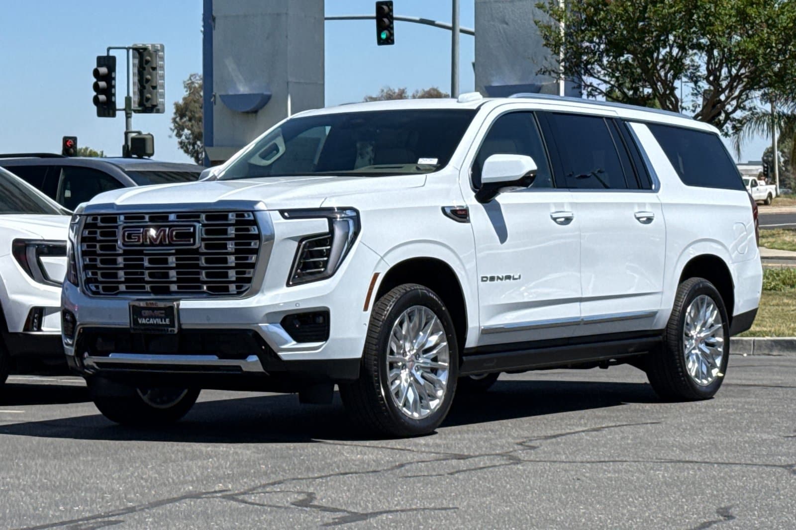 2026 GMC Yukon XL Denali - Photo 9