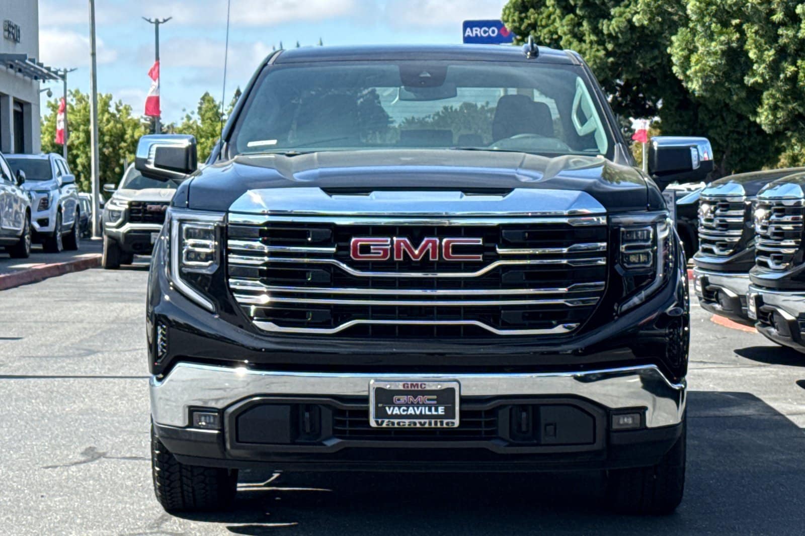 2026 GMC Sierra 1500 SLT - Photo 10