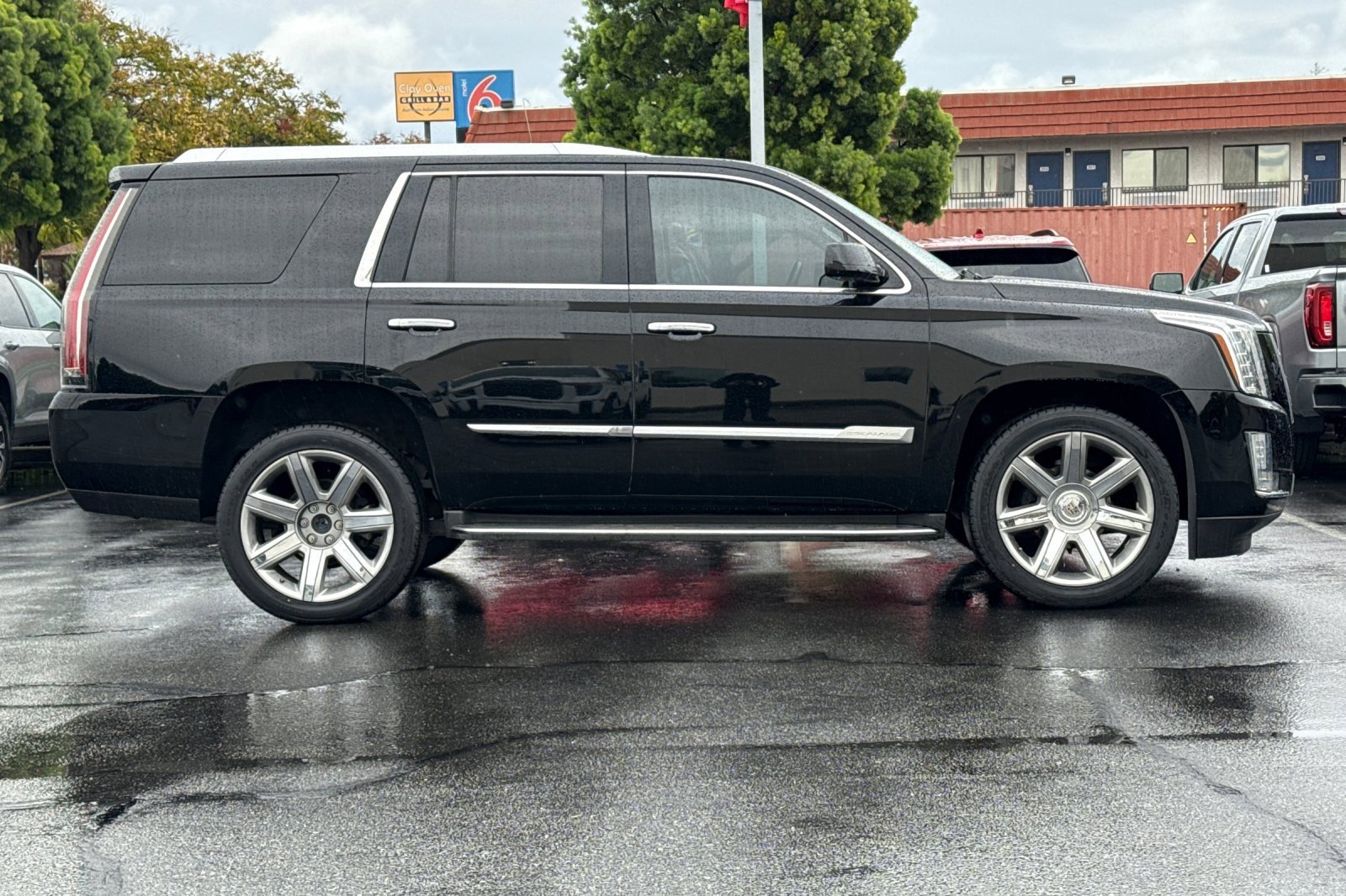 2015 Cadillac Escalade Premium photo 3