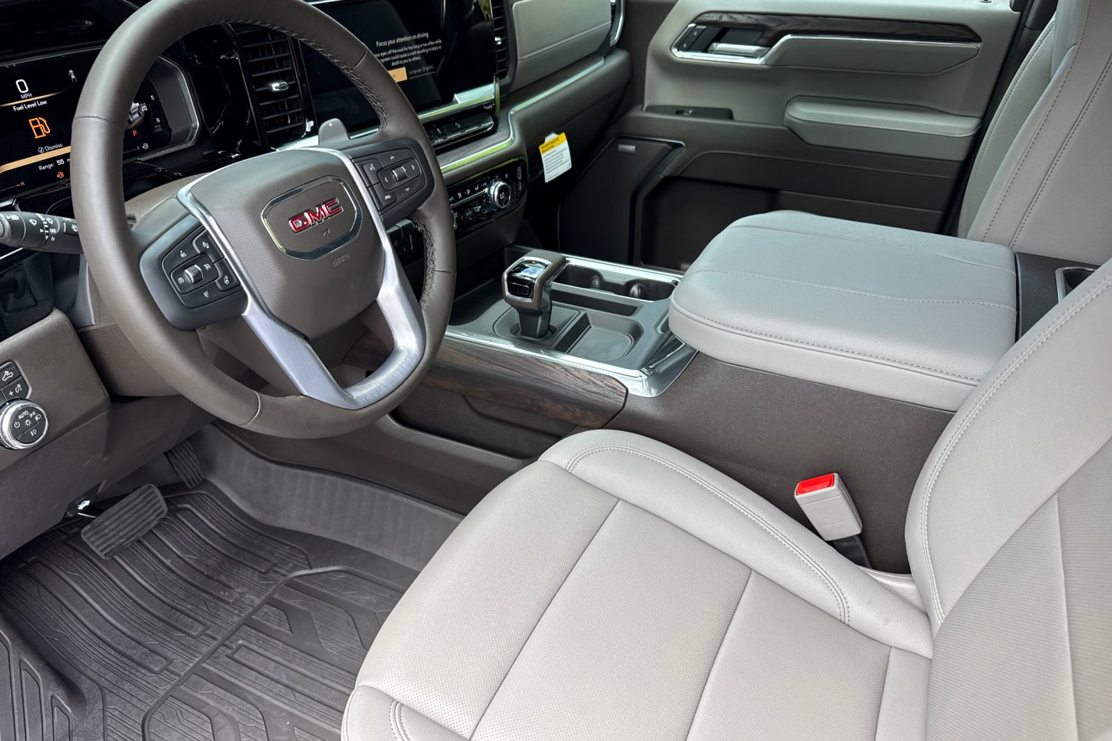 2026 GMC Sierra 1500 SLT - Photo 11