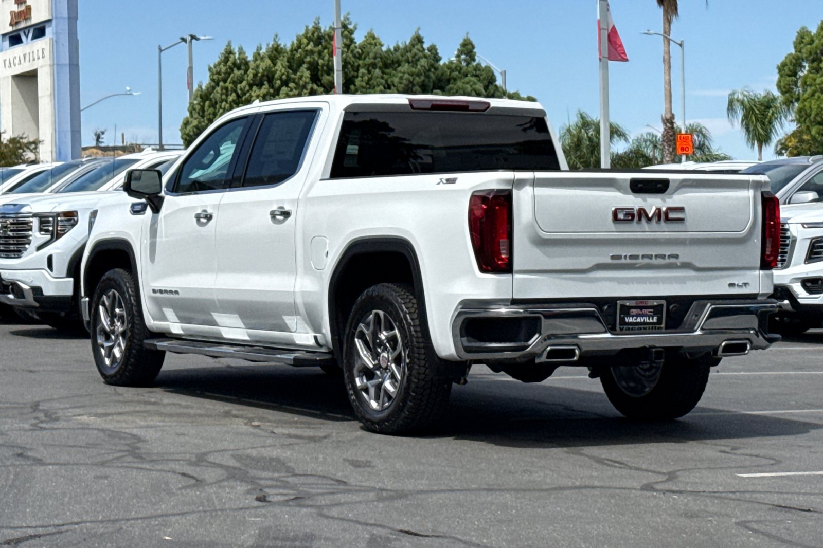 2026 GMC Sierra 1500 SLT - Photo 7