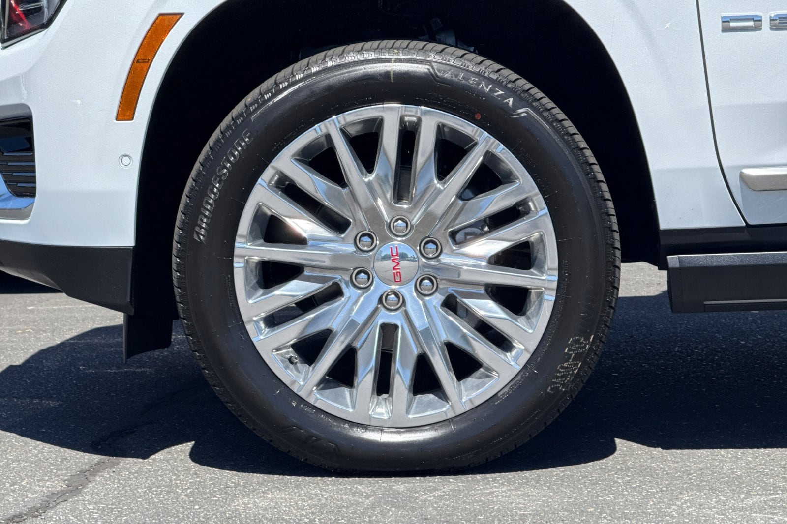 2026 GMC Yukon XL Denali - Photo 28