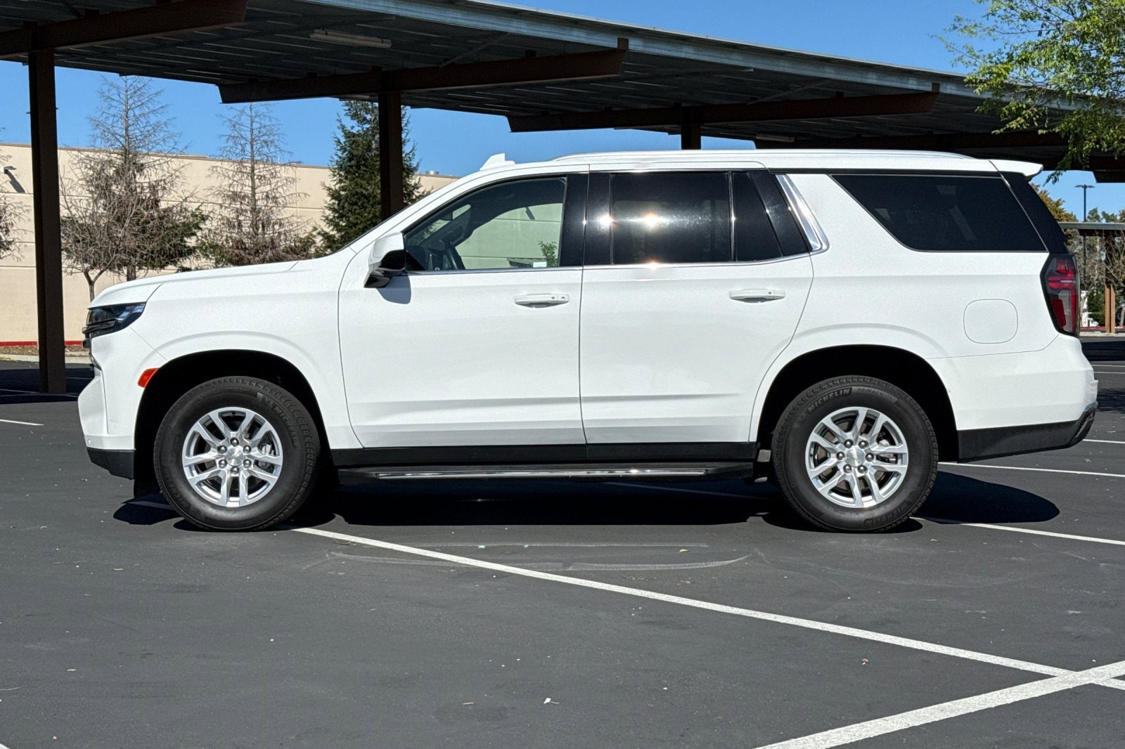 2023 Chevrolet Tahoe LT photo 3