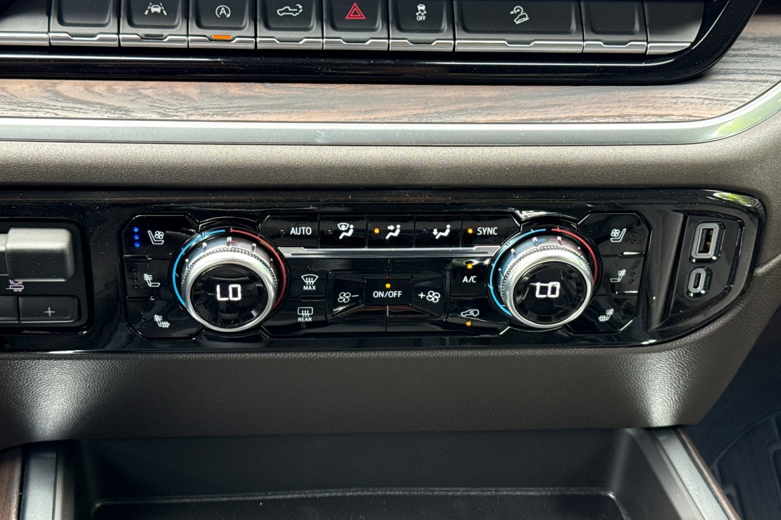 2026 GMC Sierra 1500 SLT - Photo 21
