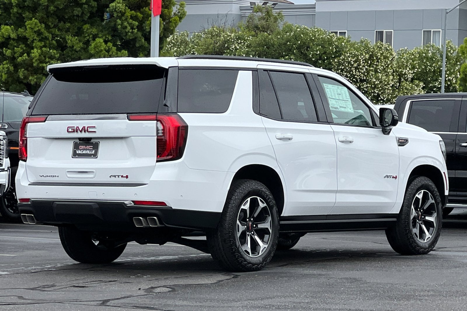 2026 GMC Yukon AT4 photo 4