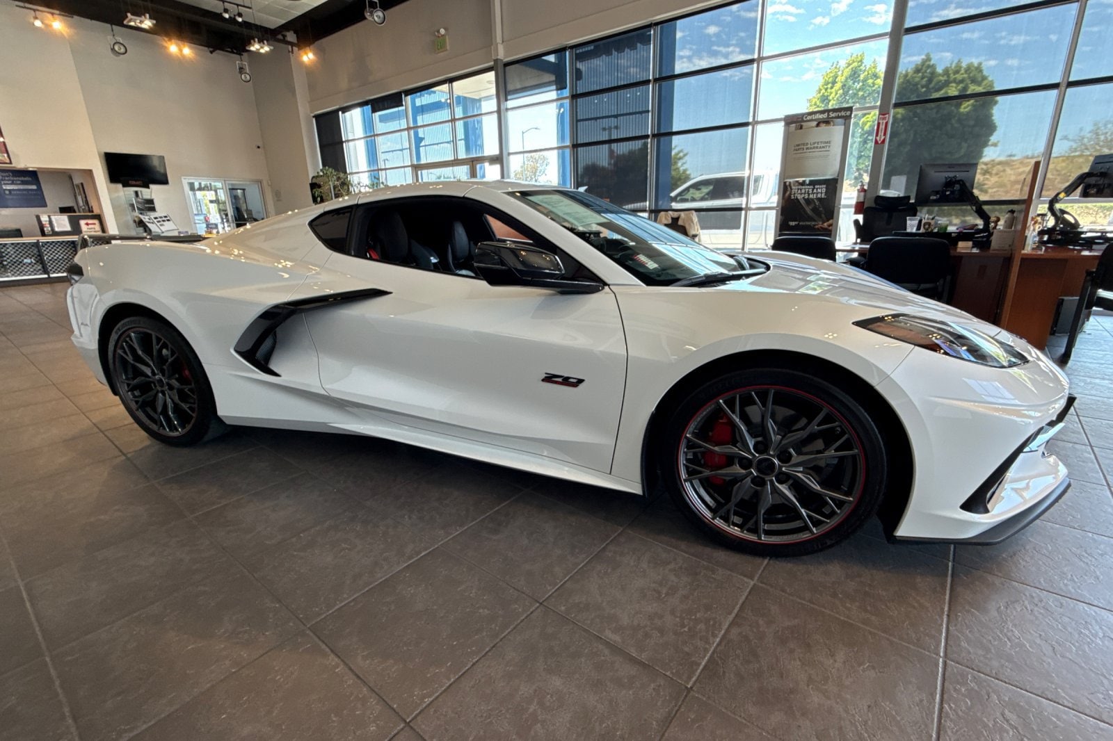 2023 Chevrolet Corvette 3LT - Photo 3