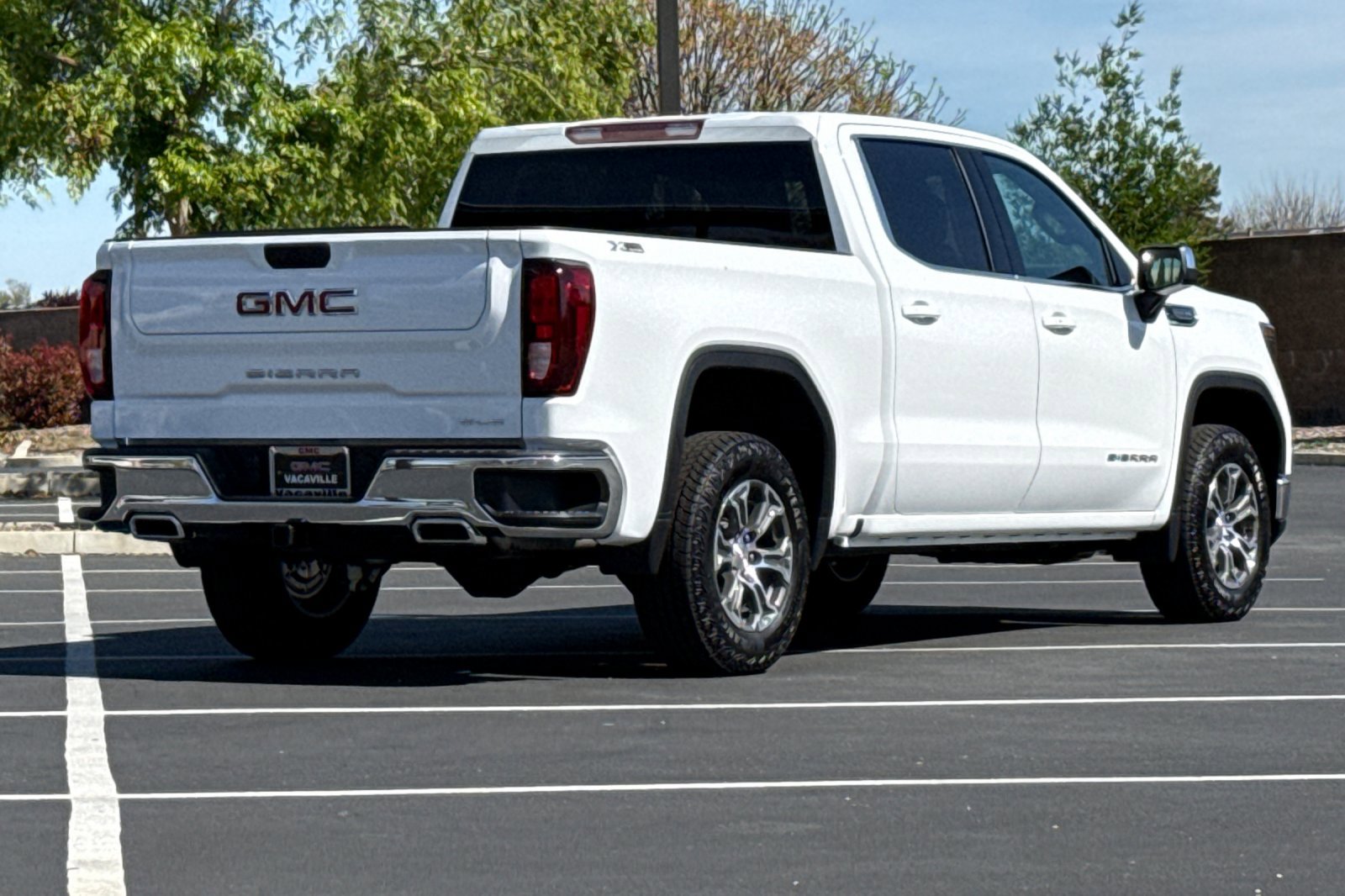 2026 GMC Sierra 1500 SLE photo 4