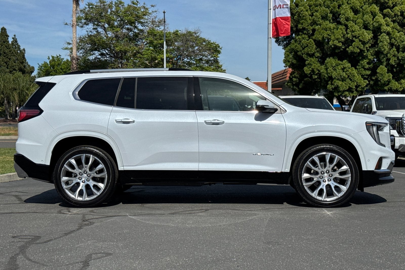 2026 GMC Acadia Denali photo 2