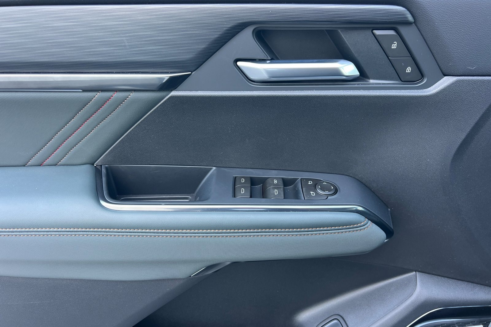 2026 GMC Acadia AT4 - Photo 12