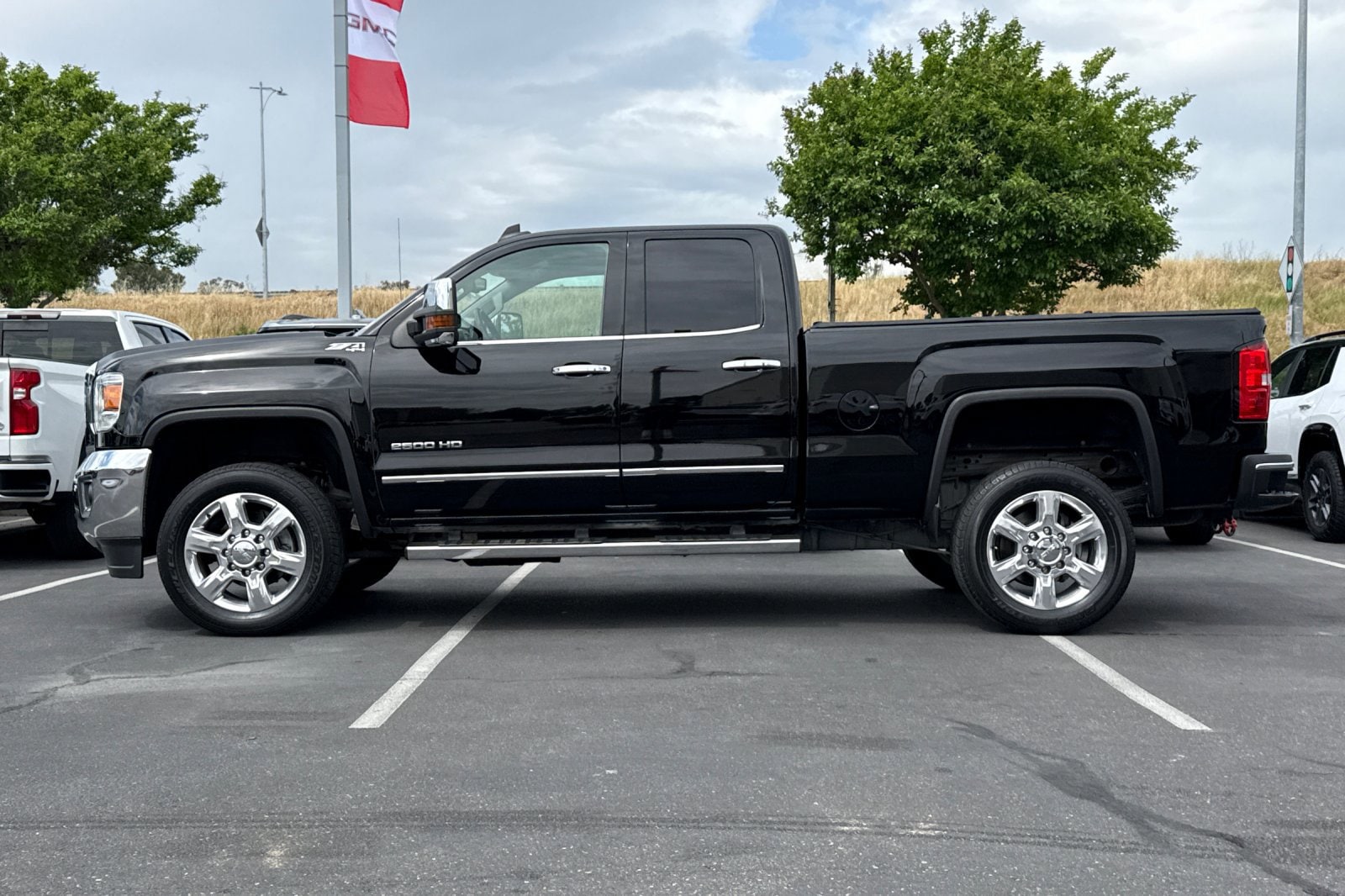 2017 GMC Sierra 2500 HD SLT photo 3