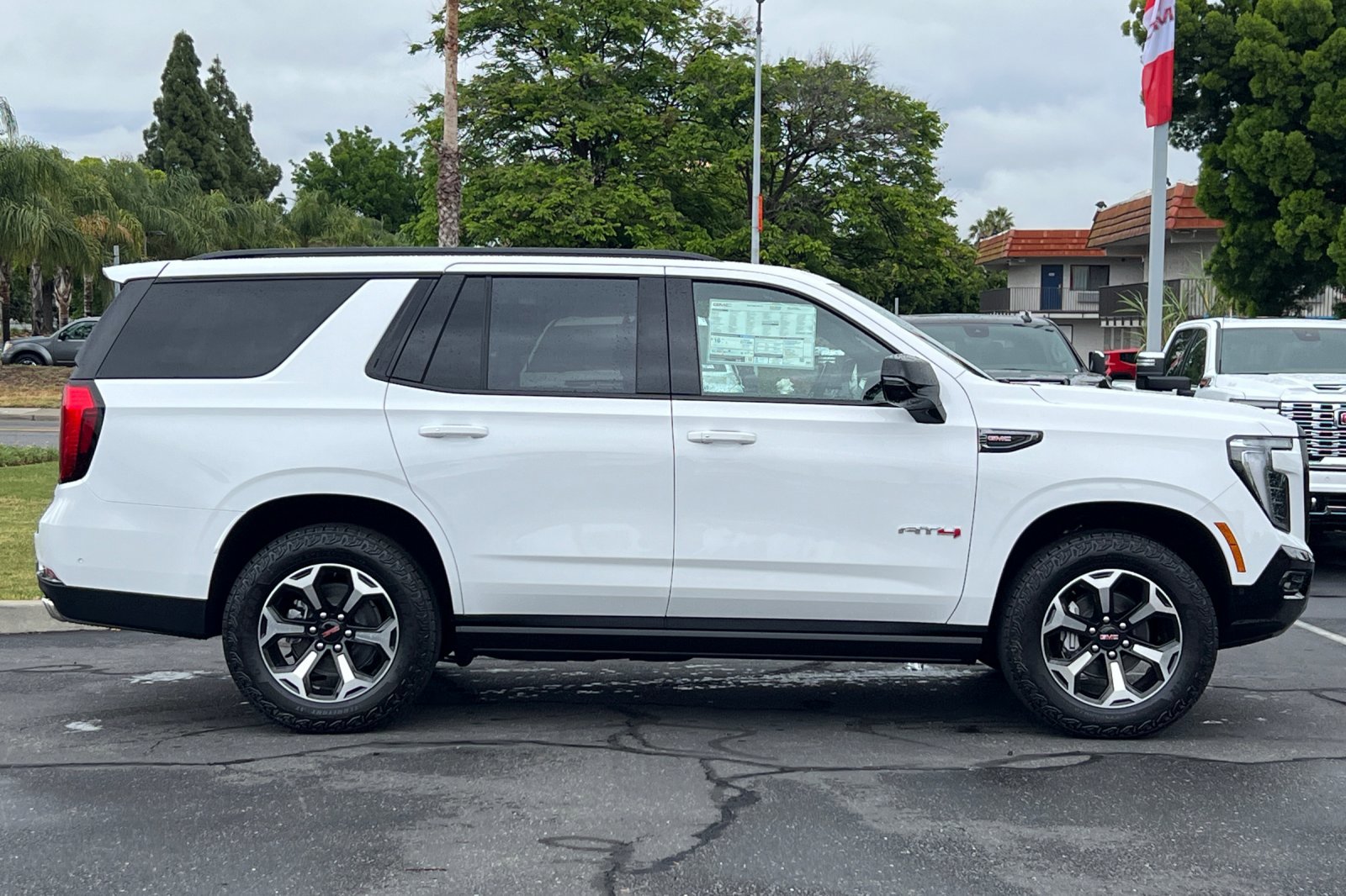 2026 GMC Yukon AT4 photo 2