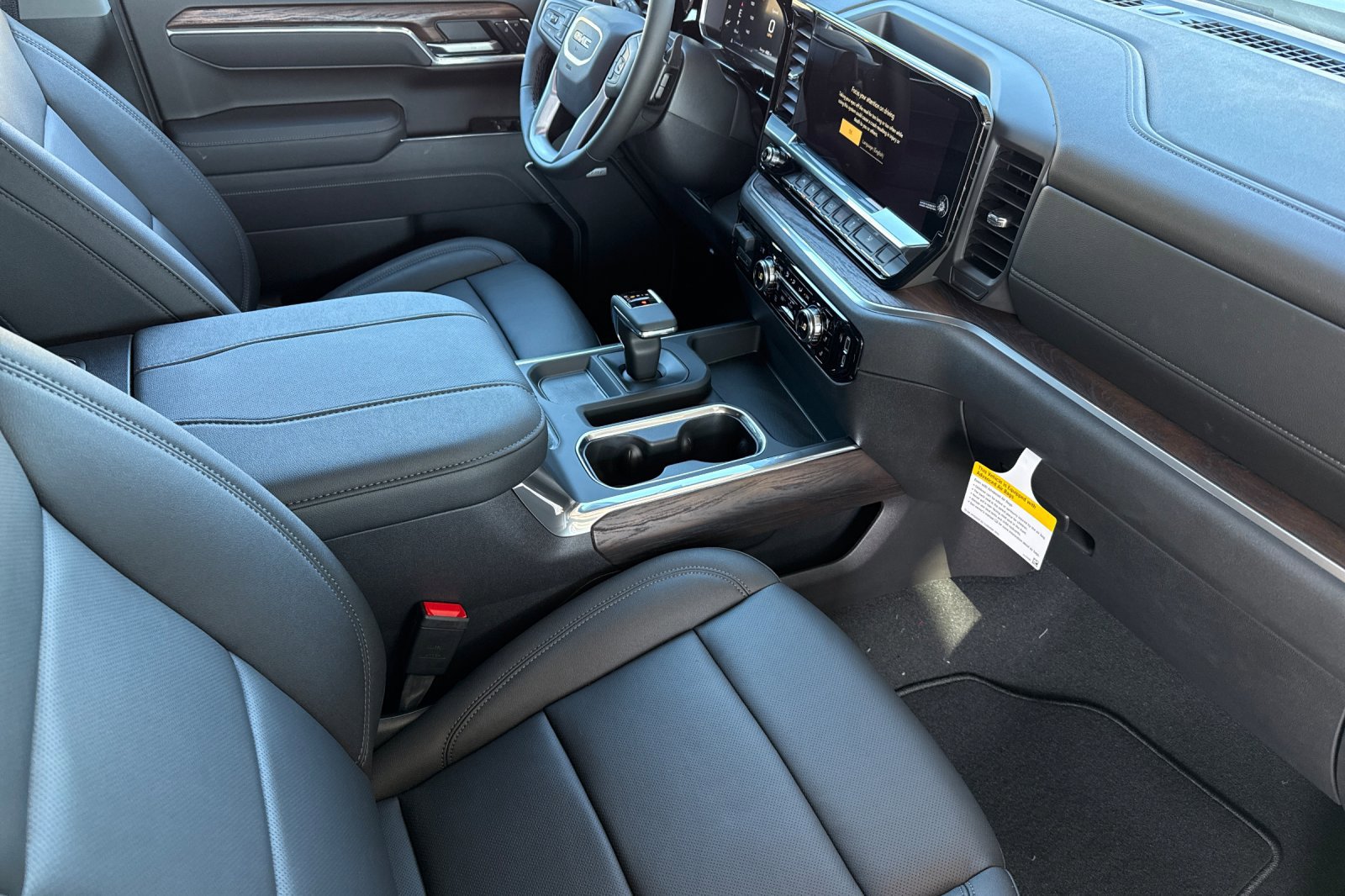 2026 GMC Sierra 1500 SLT - Photo 16