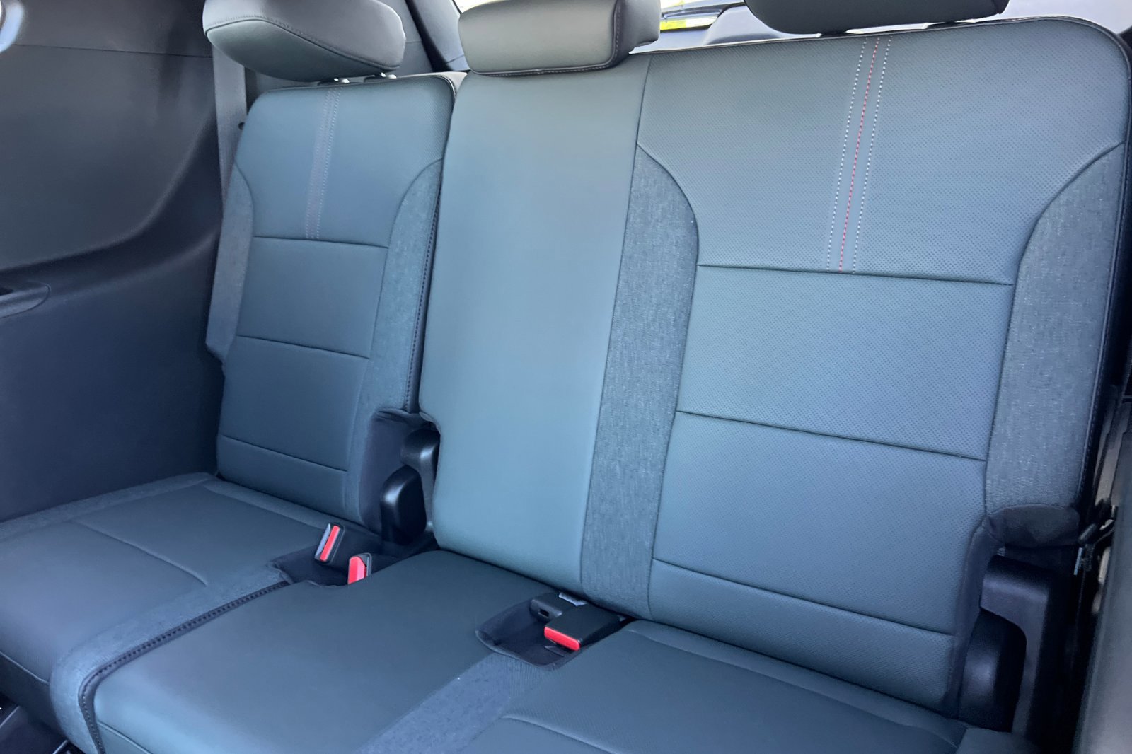 2026 GMC Acadia AT4 - Photo 16