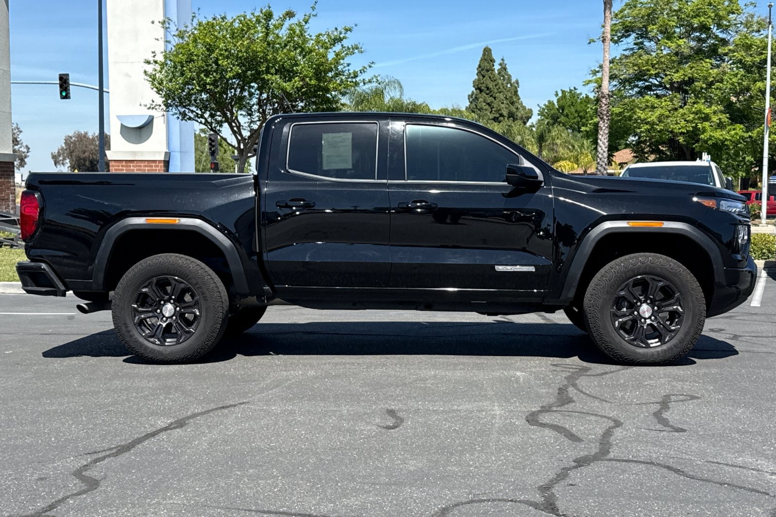 2024 GMC Canyon Elevation photo 2