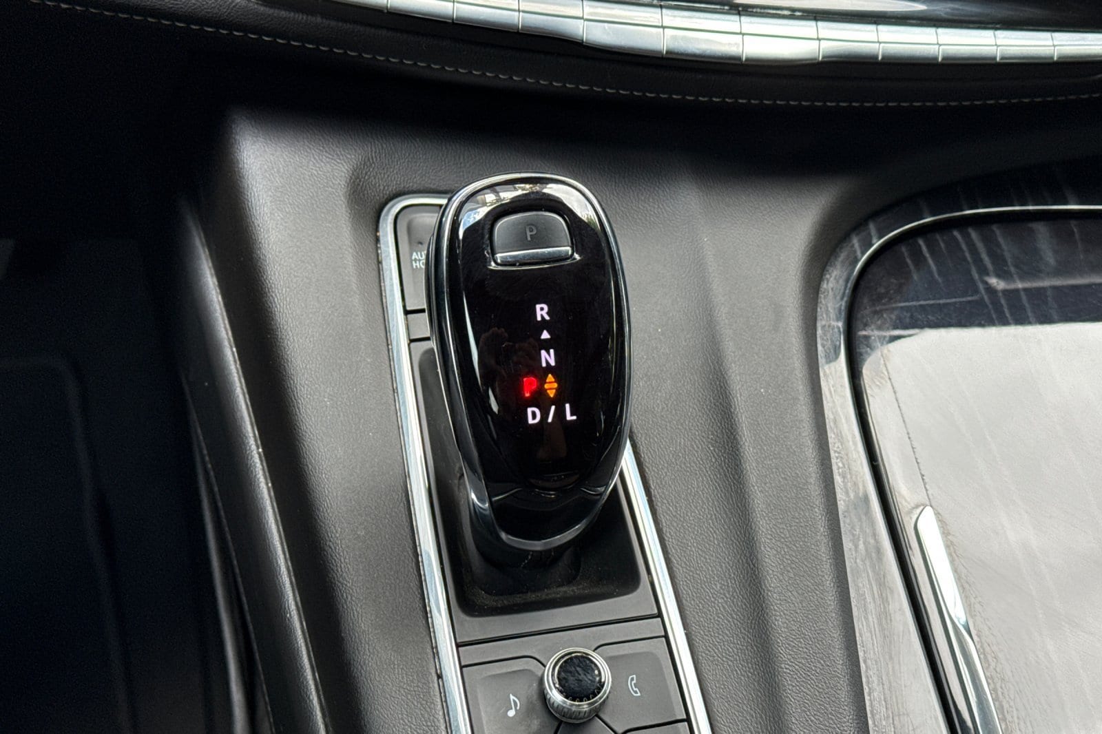 2024 Cadillac Escalade Sport - Photo 28
