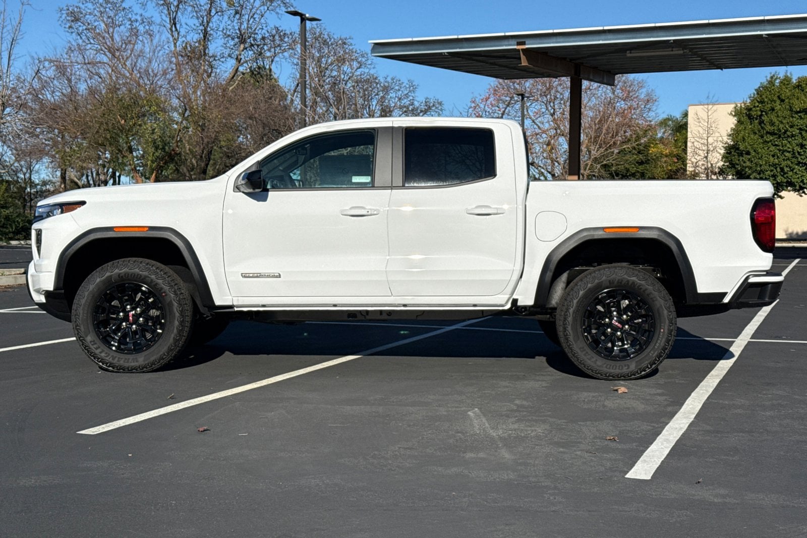 2026 GMC Canyon Elevation photo 3