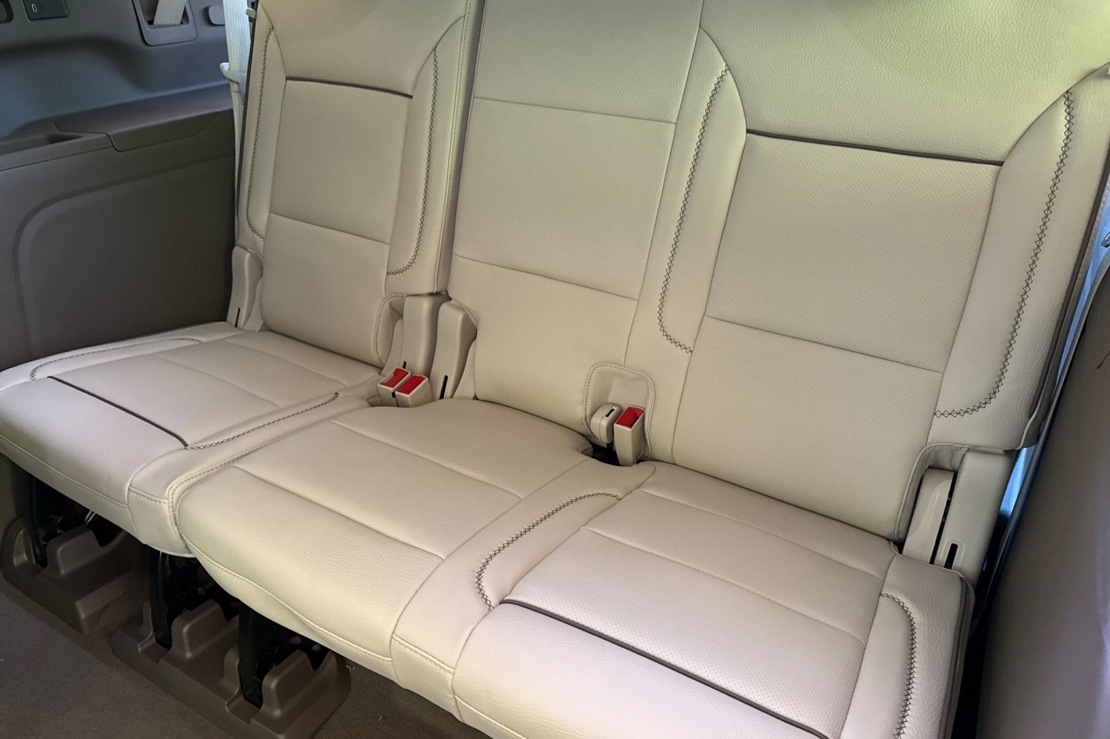 2026 GMC Yukon XL Denali - Photo 16