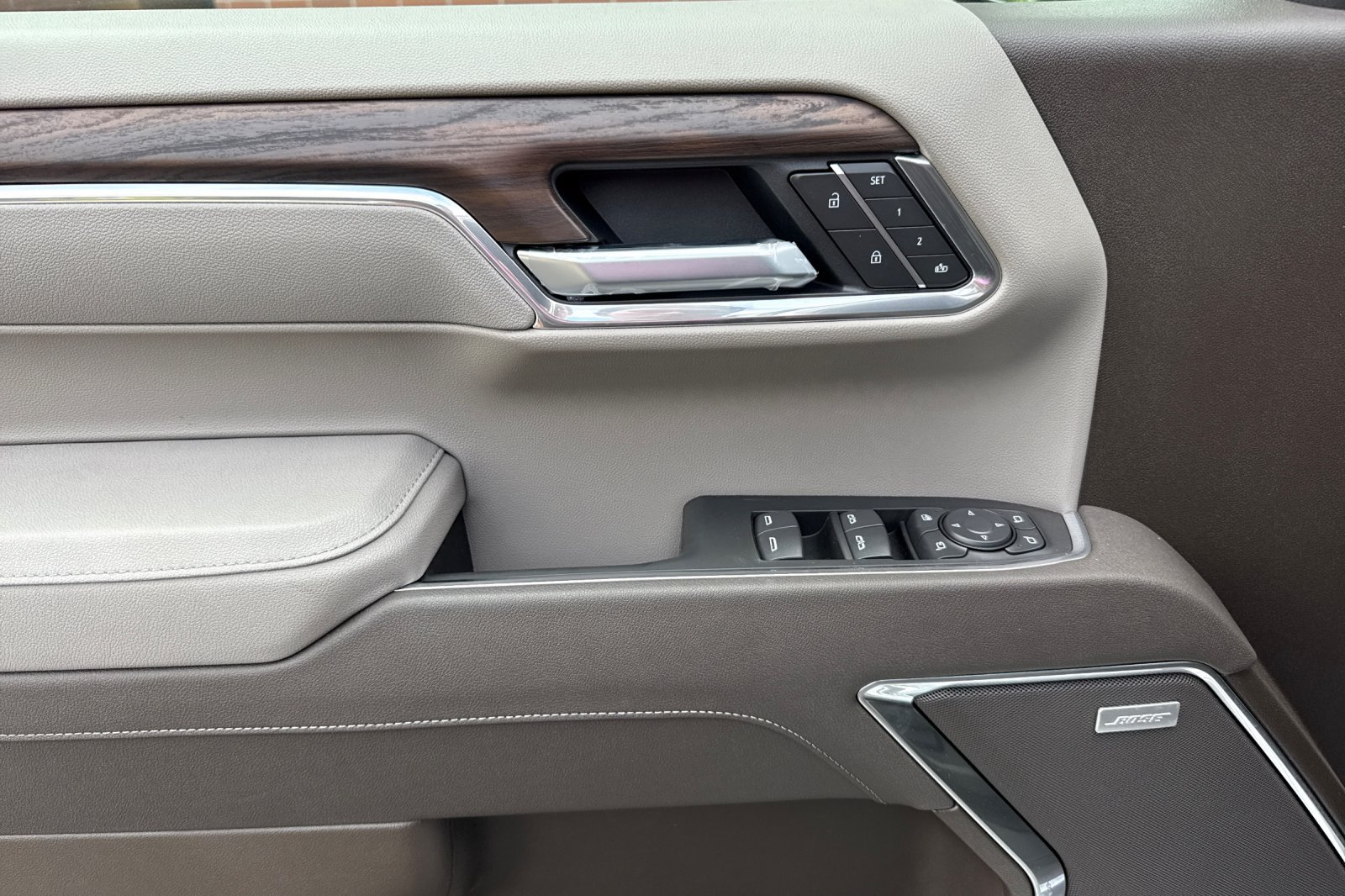 2026 GMC Sierra 1500 SLT - Photo 12