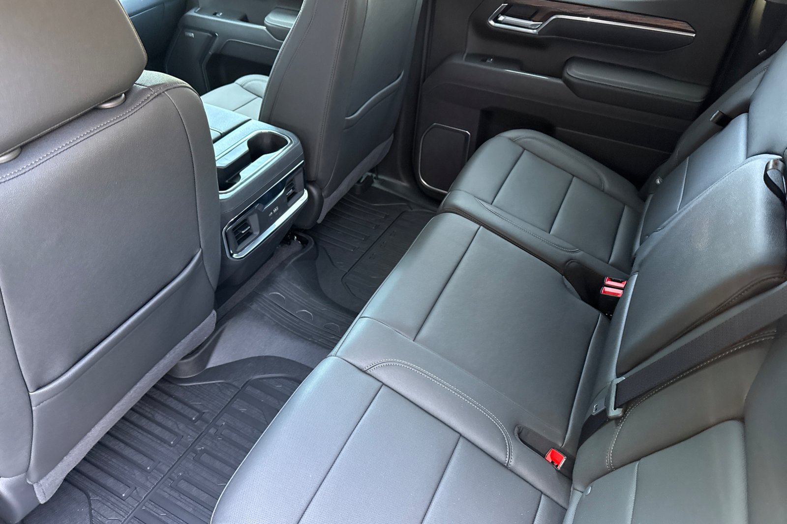 2026 GMC Sierra 1500 SLT - Photo 13