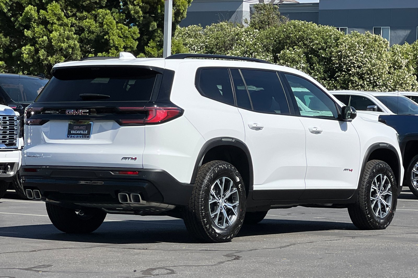 2026 GMC Acadia AT4 photo 4