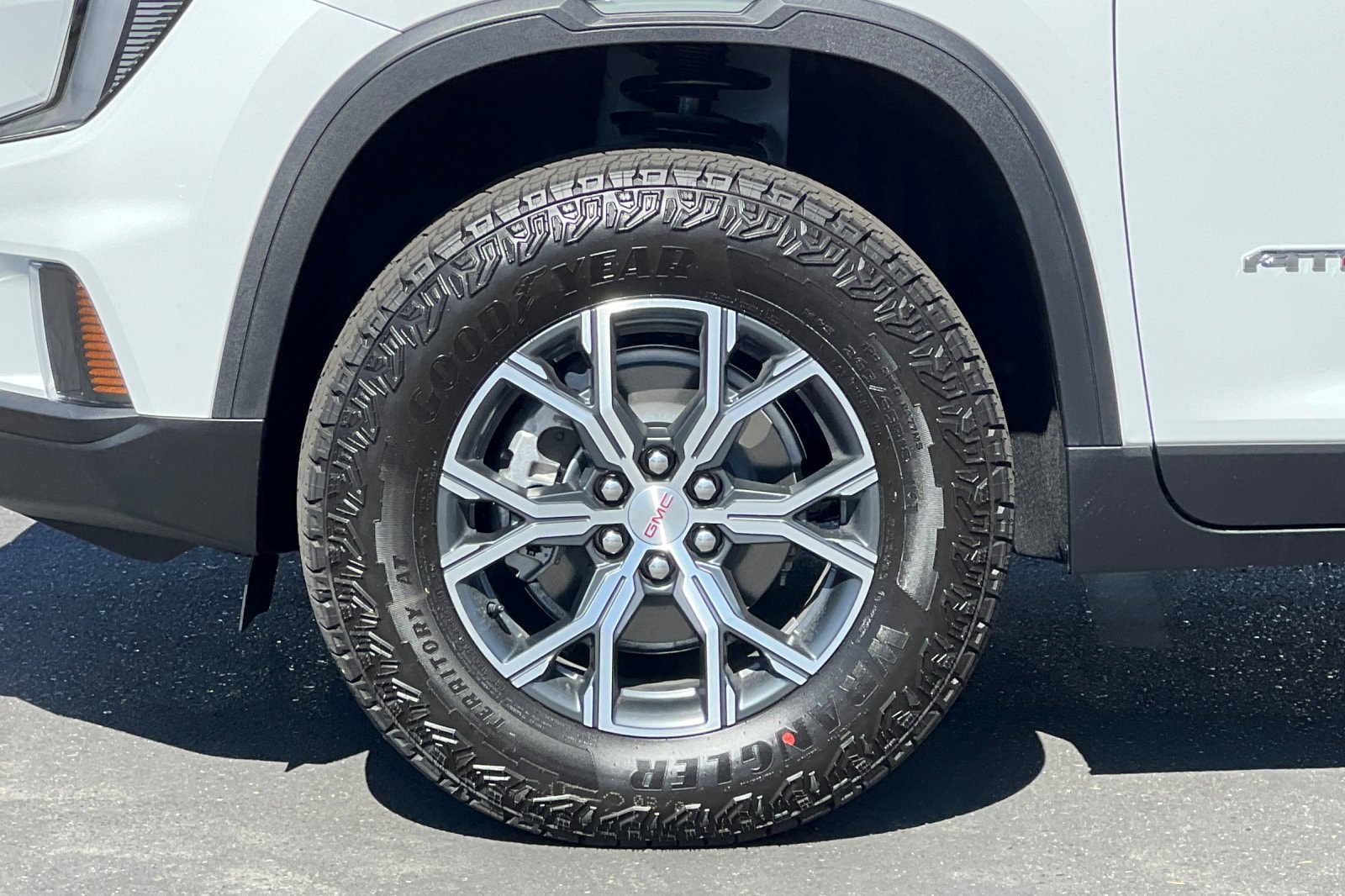 2026 GMC Acadia AT4 - Photo 27