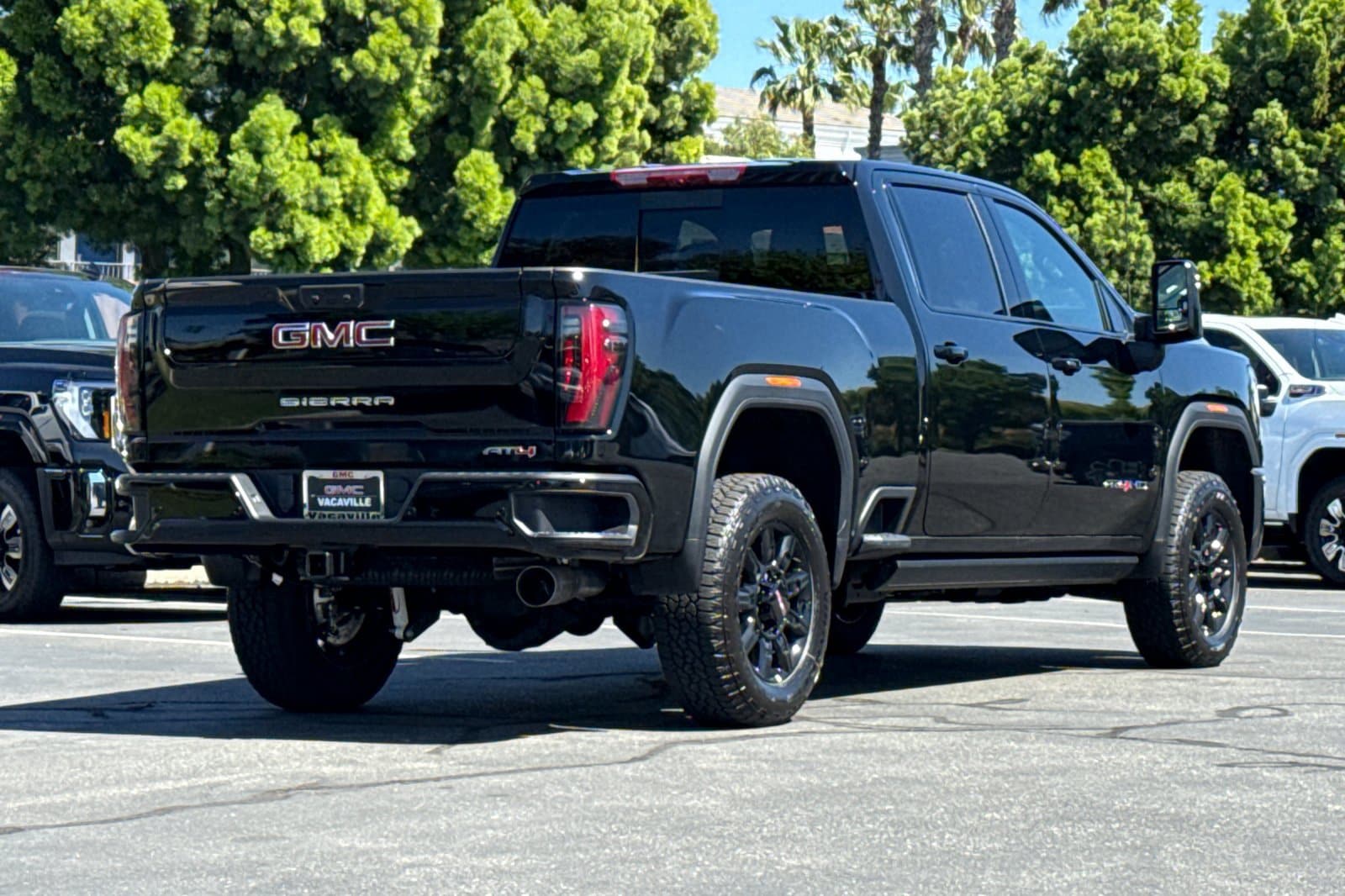 2026 GMC Sierra 3500 HD AT4 photo 4