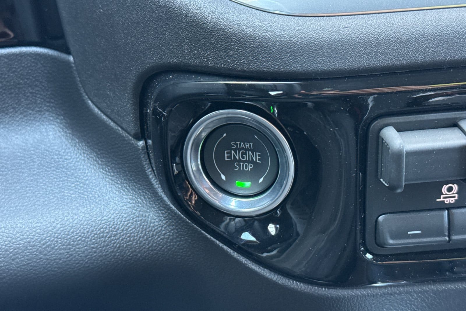 2026 GMC Sierra 1500 SLT - Photo 23