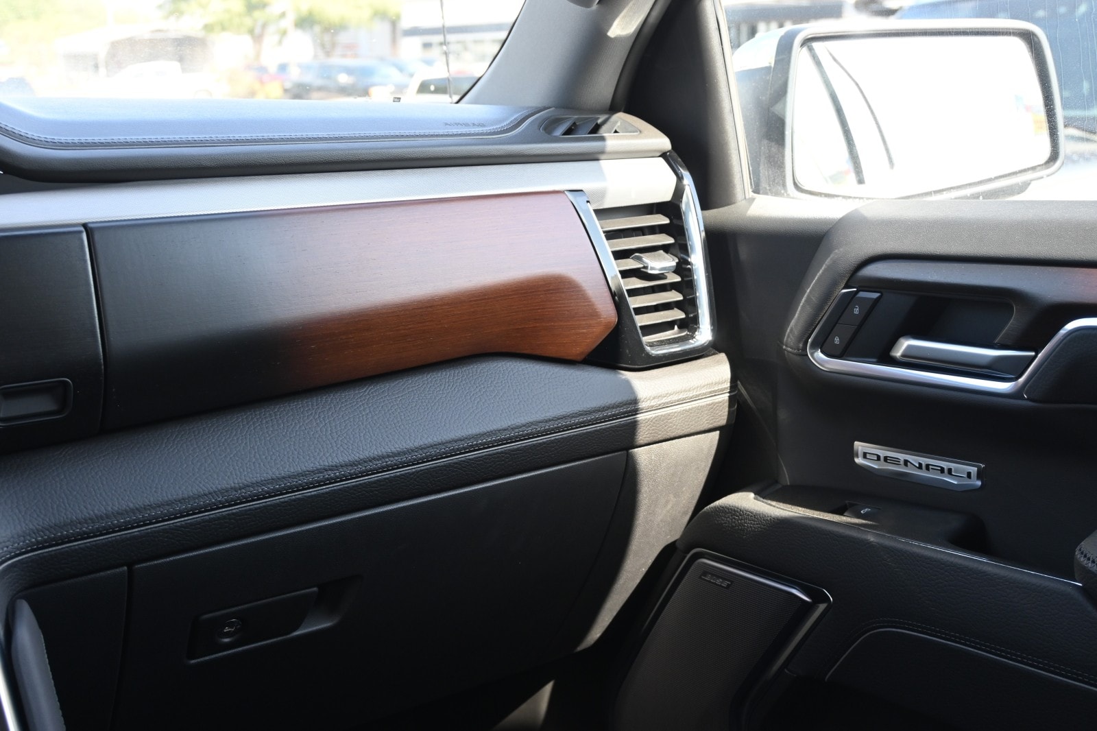 2026 GMC Sierra 1500 Denali - Photo 8