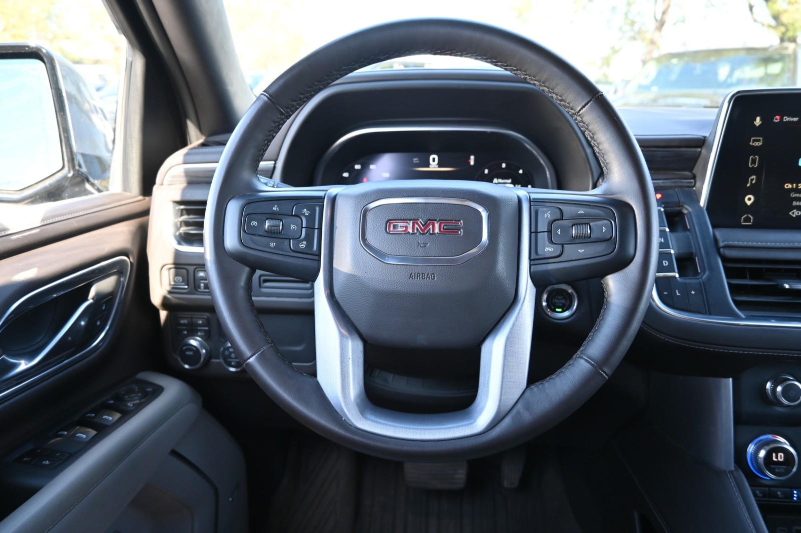 2023 GMC Yukon XL SLT - Photo 10
