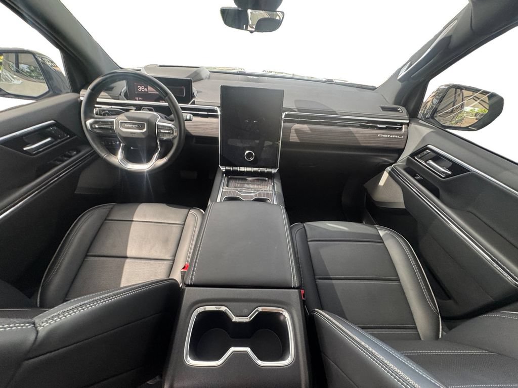 2025 GMC Sierra EV Denali - Photo 12