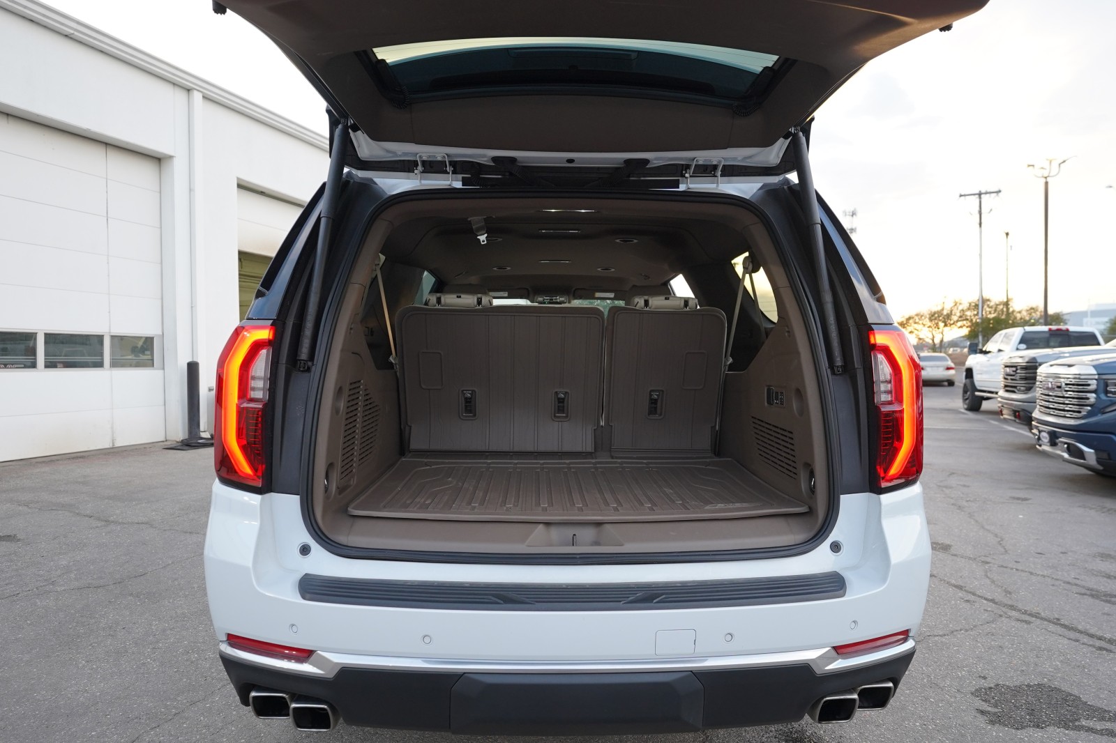 2026 GMC Yukon XL Denali - Photo 22