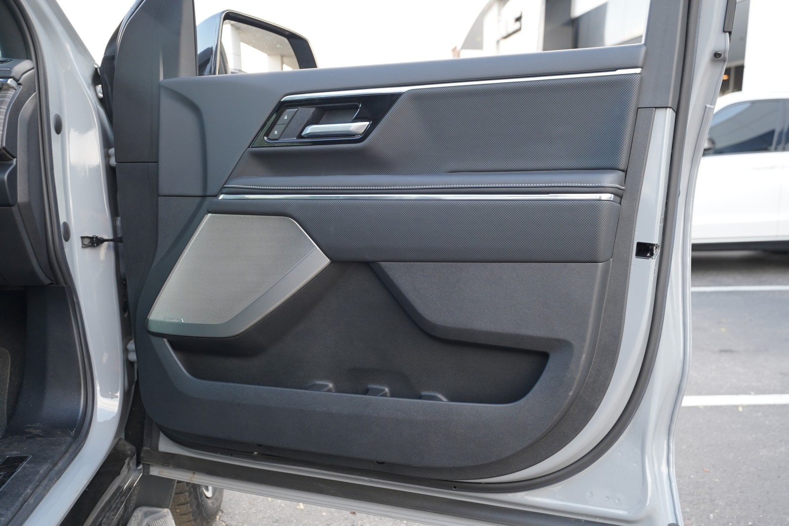 2025 GMC Sierra EV Denali - Photo 26