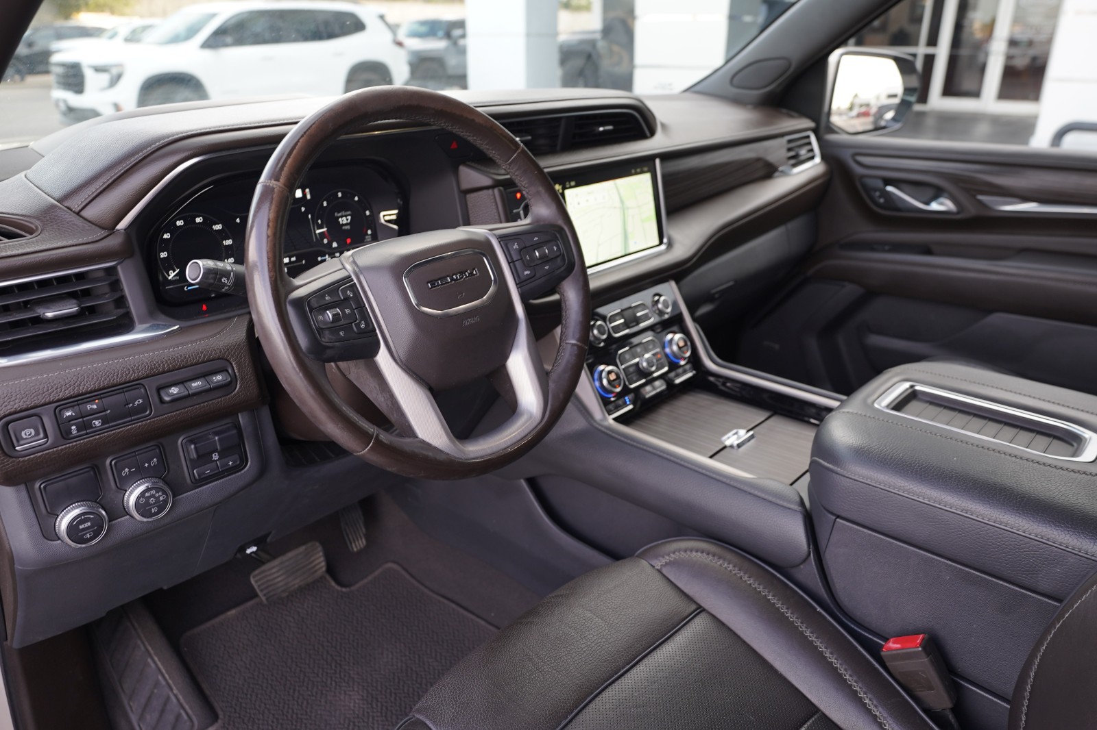 2022 GMC Yukon Denali - Photo 17