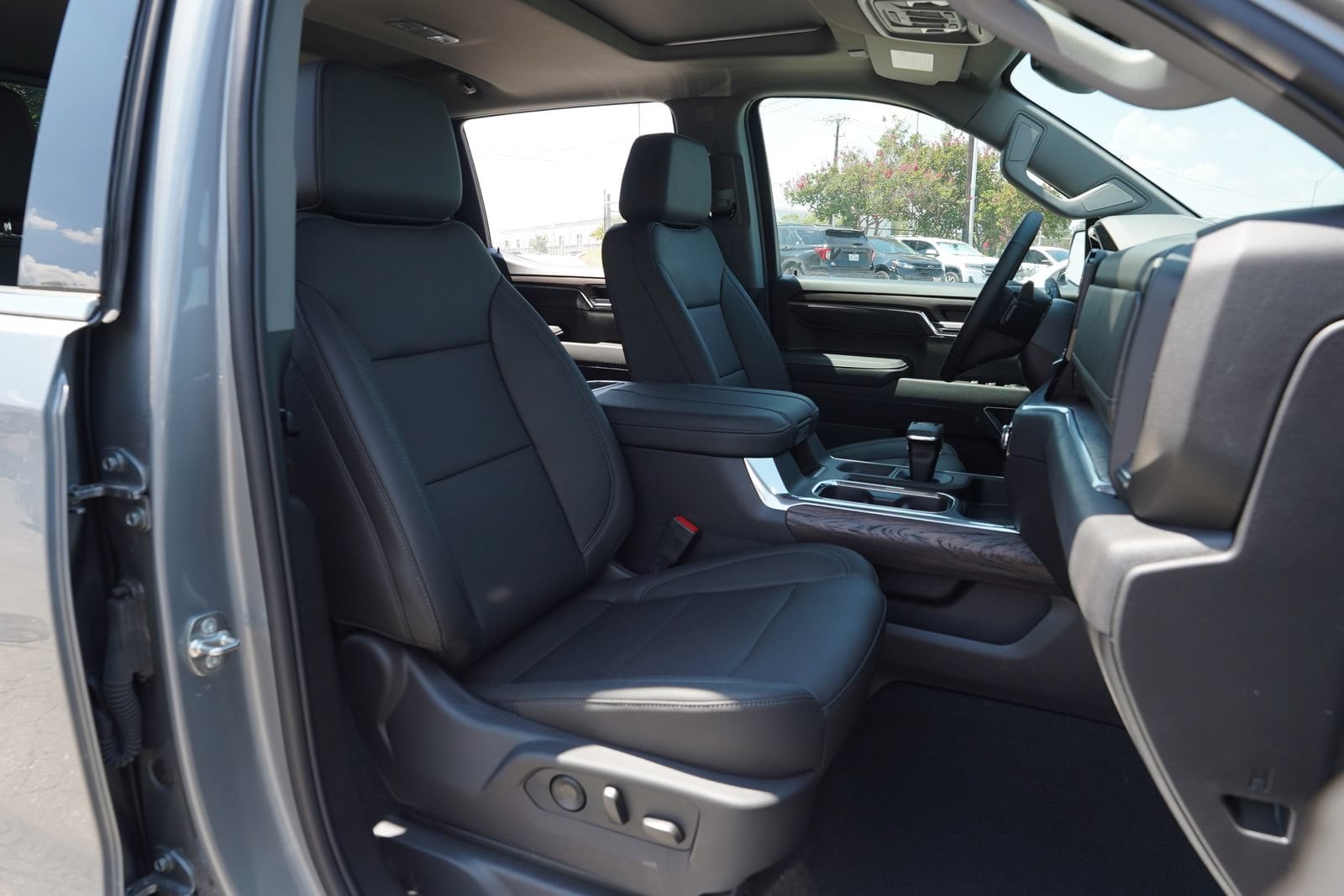 2026 GMC Sierra 1500 SLT - Photo 25