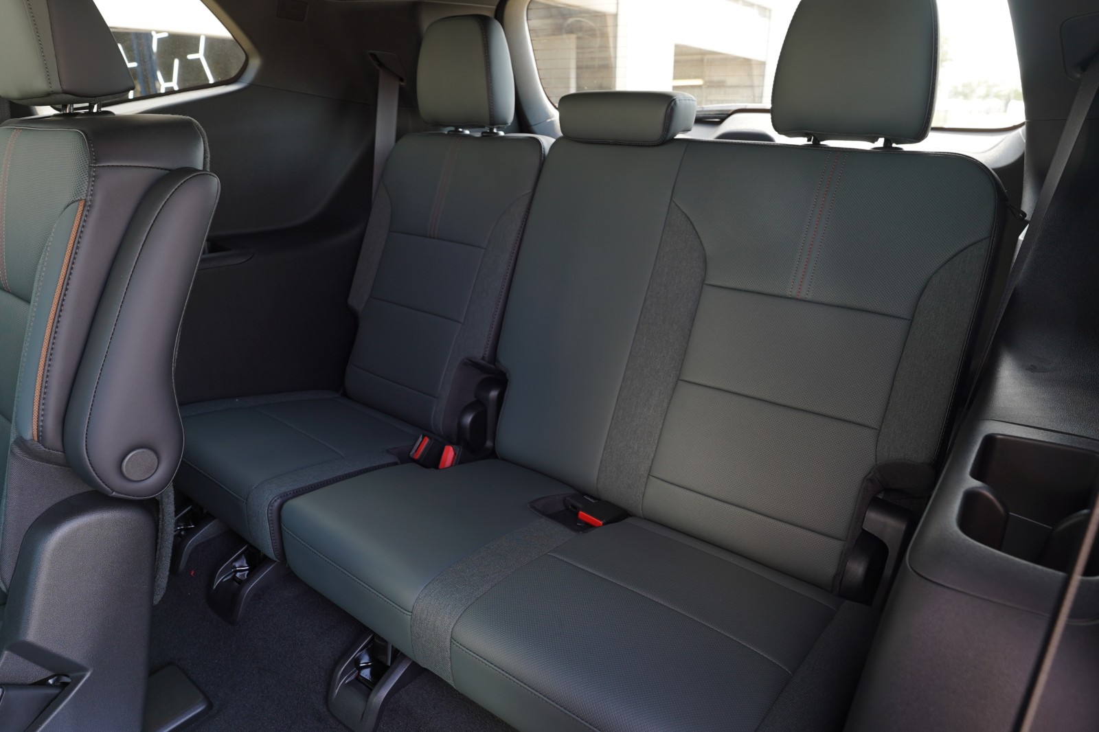 2026 GMC Acadia AT4 - Photo 21