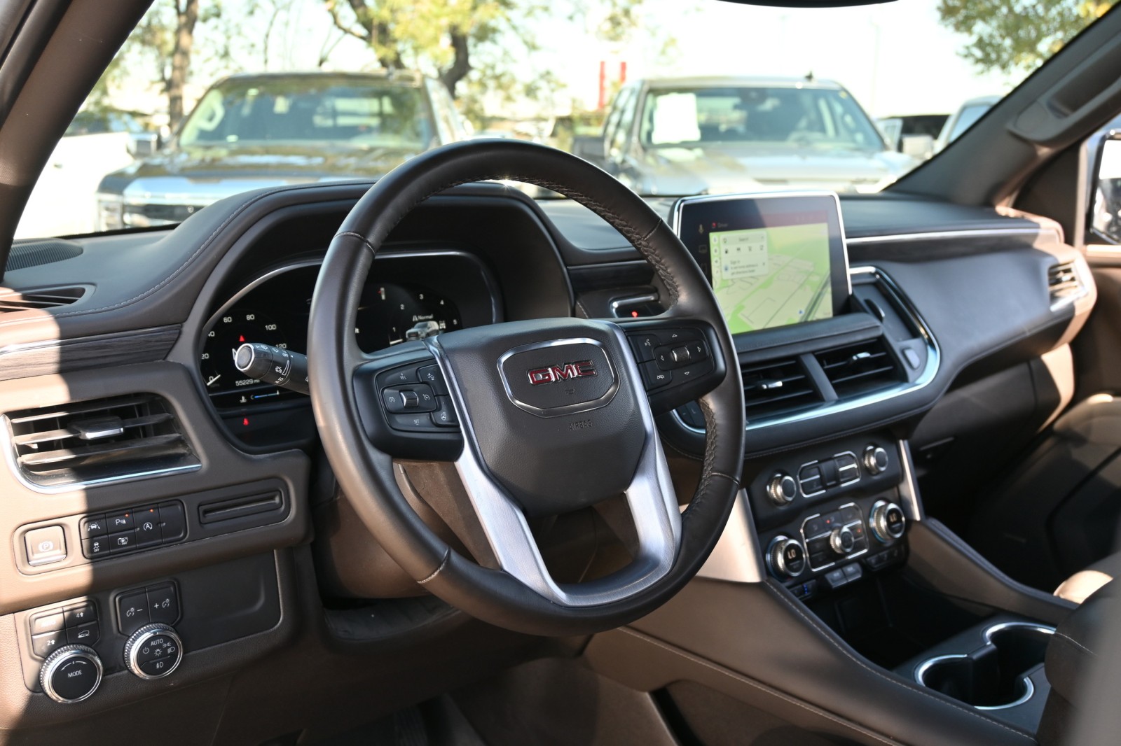 2023 GMC Yukon XL SLT - Photo 17