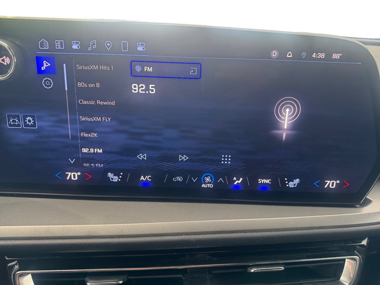 2024 Chevrolet Traverse LS - Photo 24