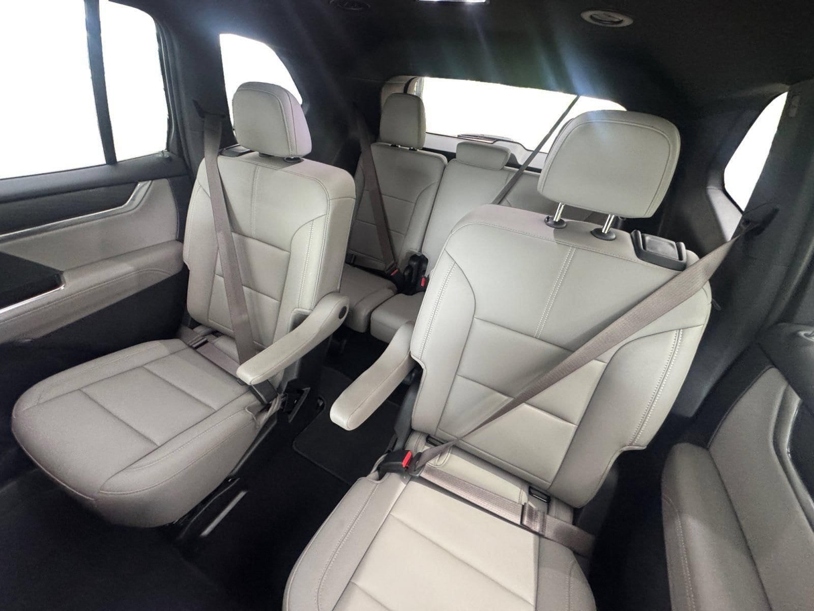 2026 GMC Acadia Elevation - Photo 14