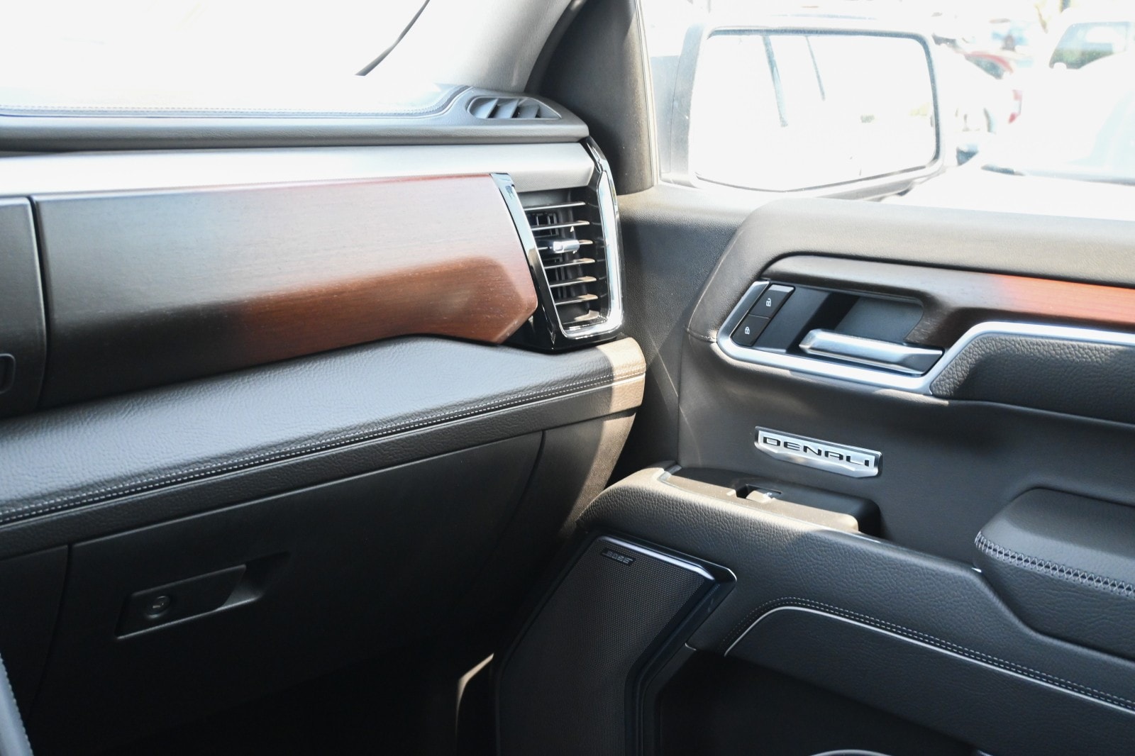 2026 GMC Sierra 1500 Denali - Photo 8
