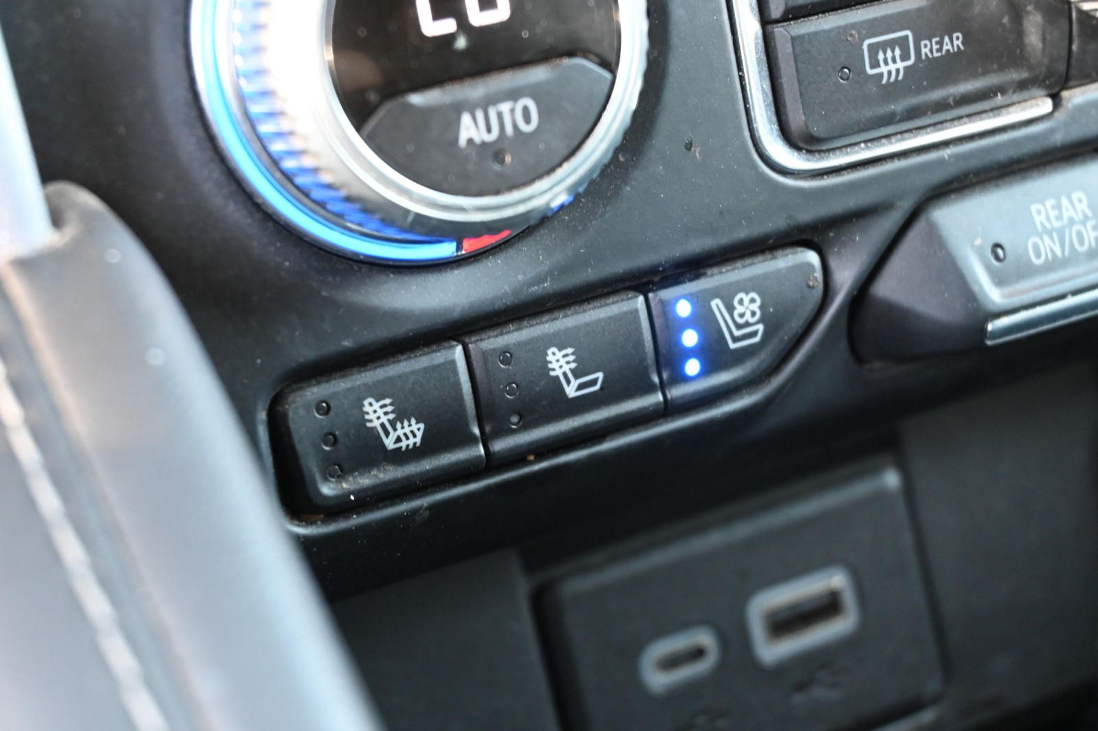 2023 GMC Yukon XL SLT - Photo 15