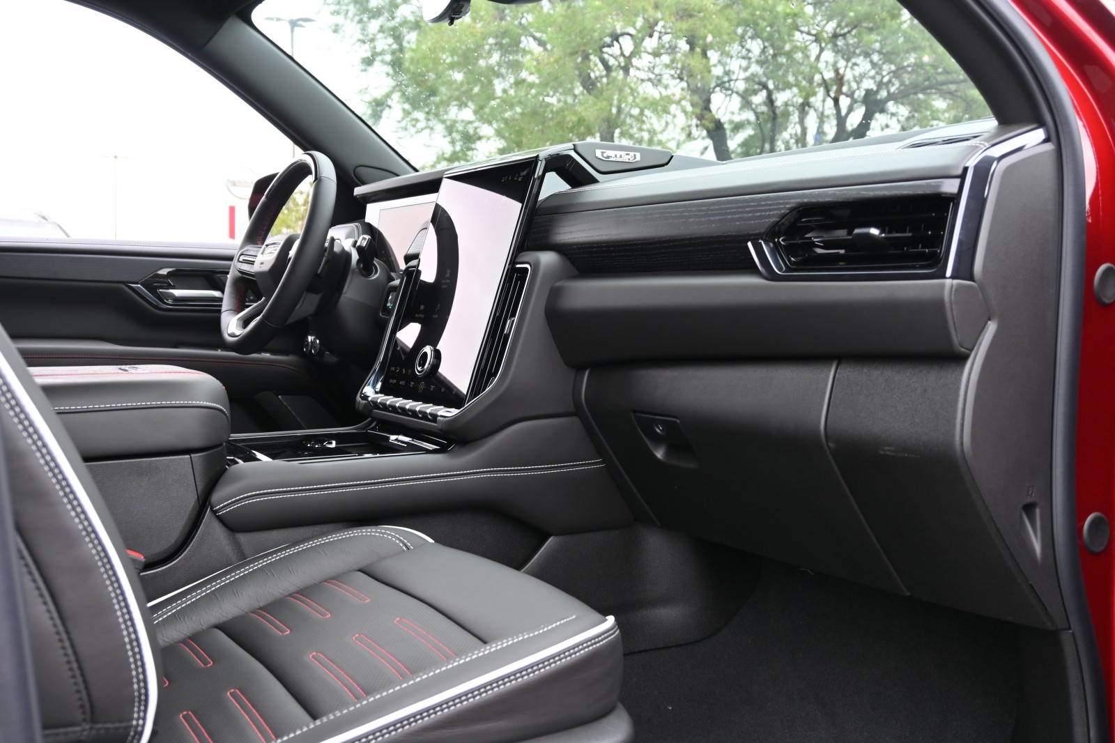 2027 GMC Yukon AT4 Ultimate - Photo 26