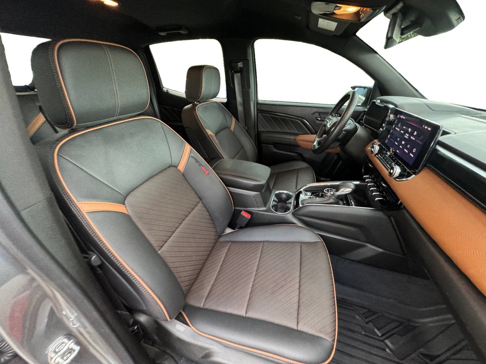 2025 GMC Canyon AT4 - Photo 15