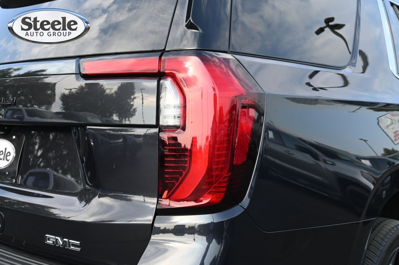 2025 GMC Yukon Denali Ultimate - Photo 22
