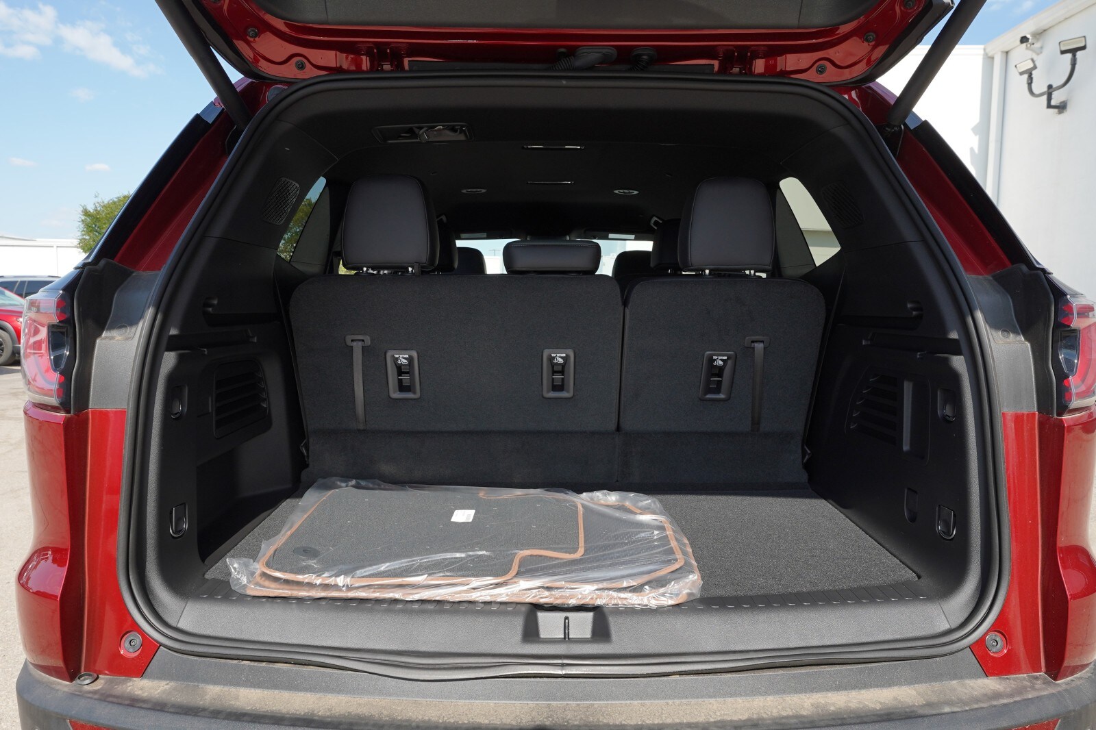 2026 GMC Acadia AT4 - Photo 24